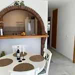 Casa Fortune Sleeps 4 דירה בנאלמדנה